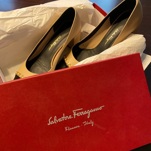 Salvatore Ferragamo low two-tone pumps - Picture 2 of 12